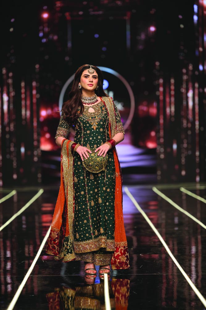 haris shakeel dress designer Collection USA Color:Lilac/White Tie Dye pink graduation dresses haris shakeel dresses 2025 Champagne Floral Tulle Wedding