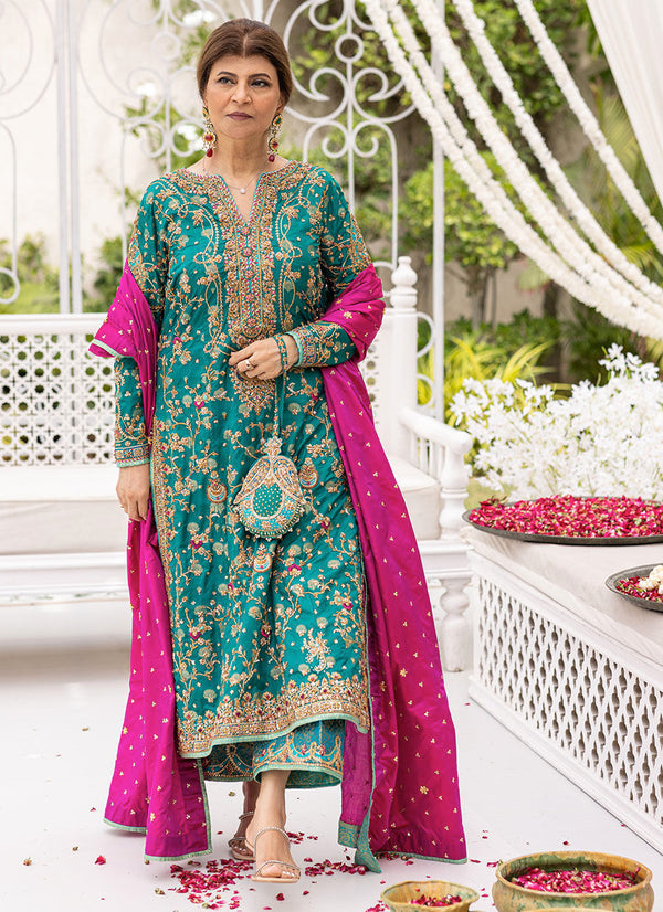 Pakistani Designer Dresses Online | Party & Wedding Collection Pakistani Designer Dresses Online | Party & Wedding Collection